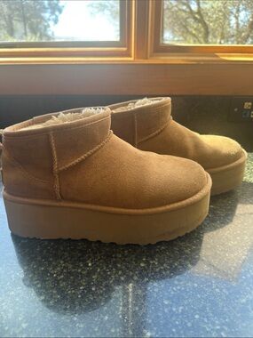 UGG Classic Ultra Mini Platform Chestnut Suede Boots 1135092 Brown Size 9